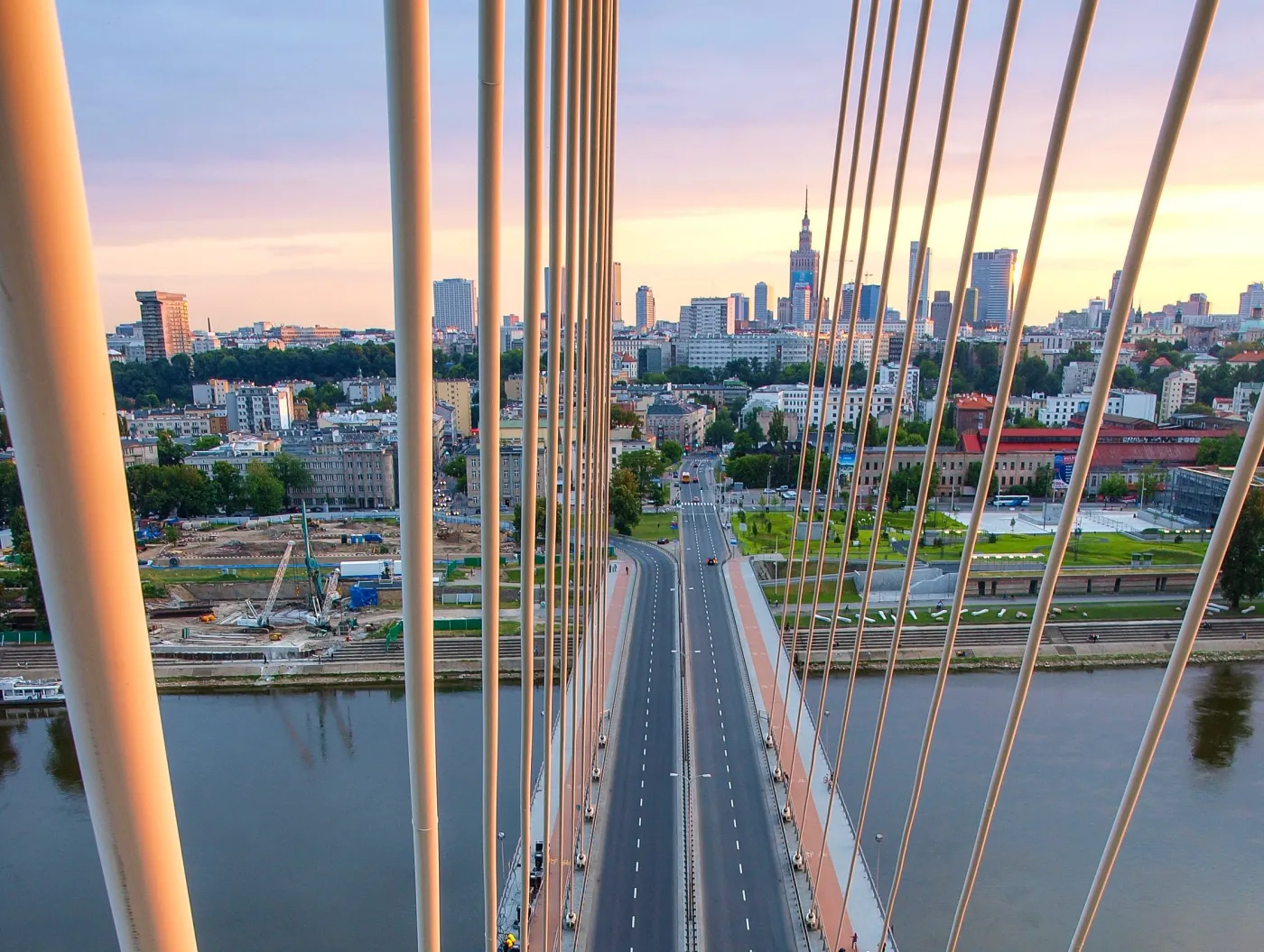 Komisja Europejska i opozycja łagodzą ton wobec rządu PiS