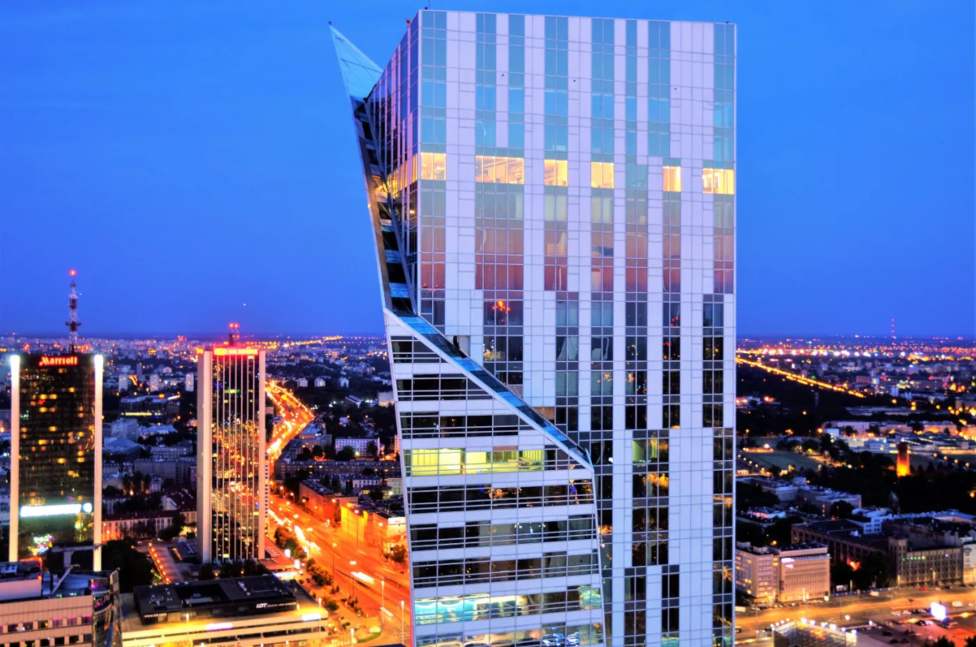 Złota 44 z pozwoleniem na użytkowanie. Wielkie otwarcie luksusowego apartamentowca