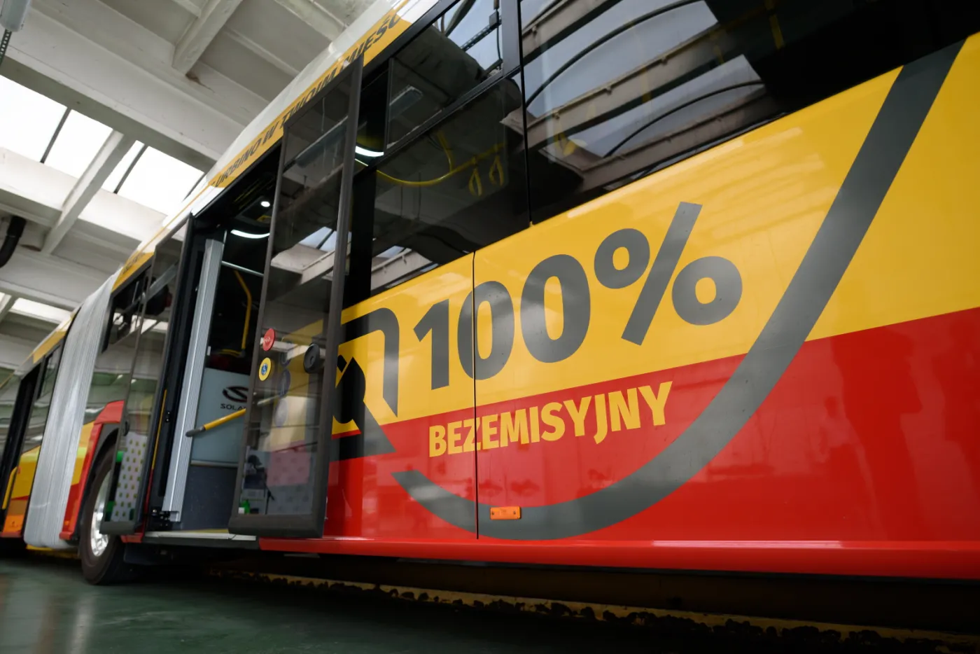 3093421-elektryczny-autobus-urbino-18-electric.jpg