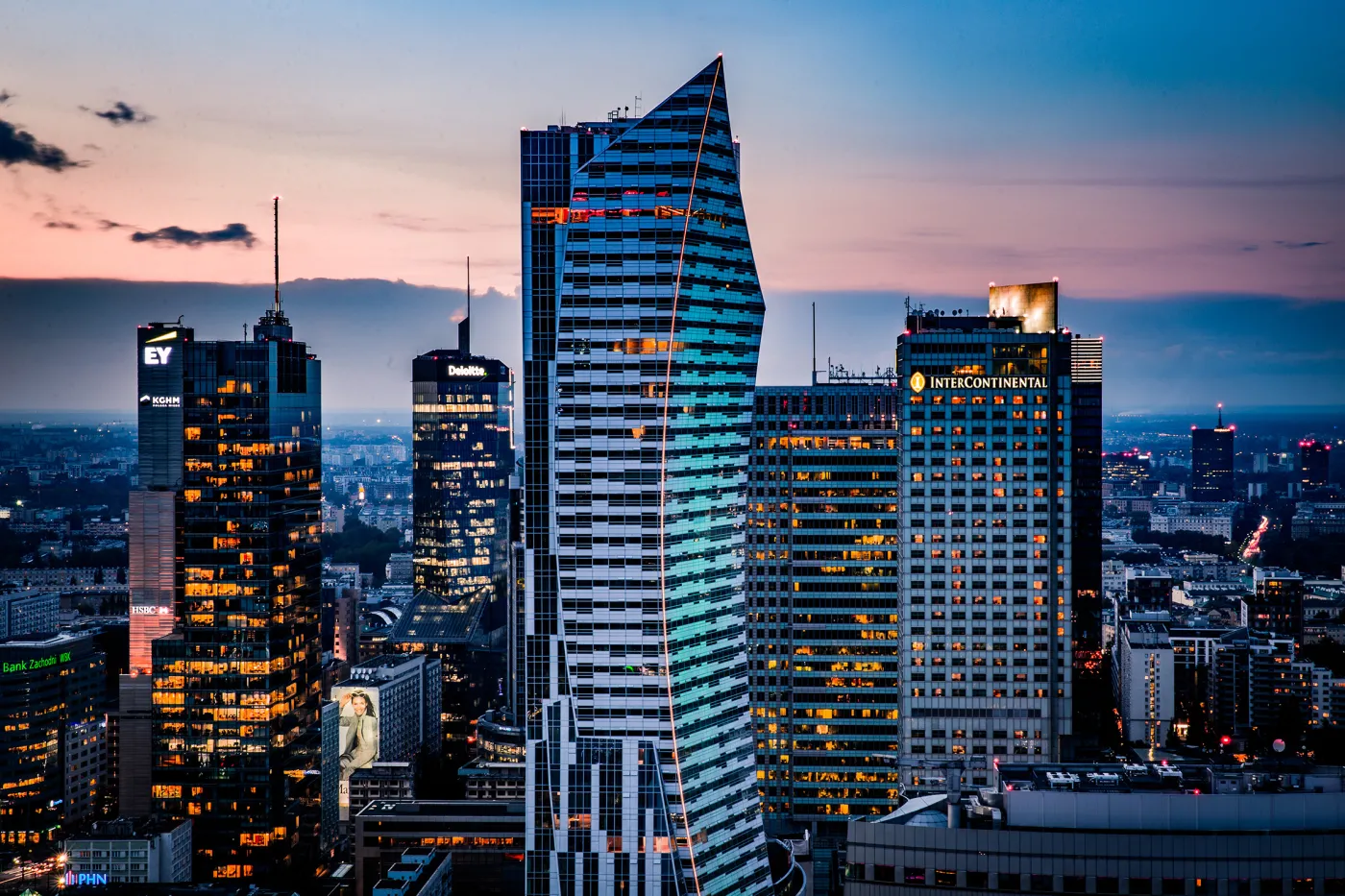 Biznes opanowuje centrum Warszawy. Gdzie i jakie "wieże" powstaną?