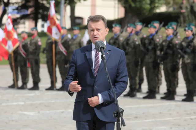 Błaszczak: Stan wyjątkowy pomoże uniknąć kryzysu na granicy, unikniemy "ataku z tyłu"