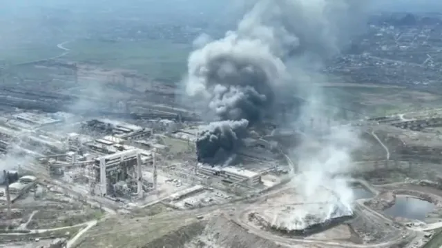 Rosjanie nasilają ataki na wschodzie i południu, próbują zdobyć Mariupol. Trwa ostrzał w rejonie Azowstalu