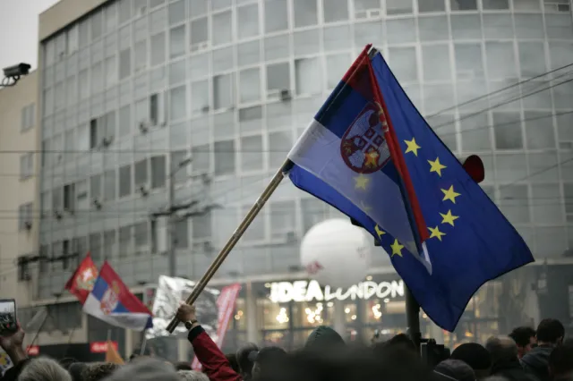 Serbska kampania między Kosowem a dyktaturą