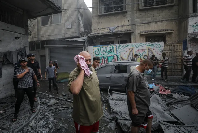 Macron: Masowa operacja lądowa Izraela w Strefie Gazy byłaby błędem