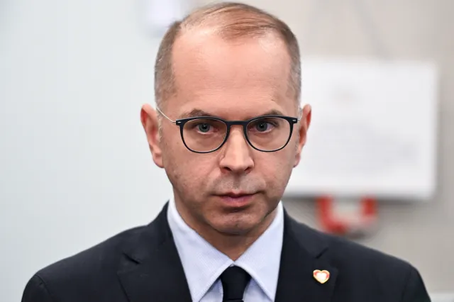 Afera wizowa. Sejmowa komisja chce przesłuchać Pawła Jabłońskiego