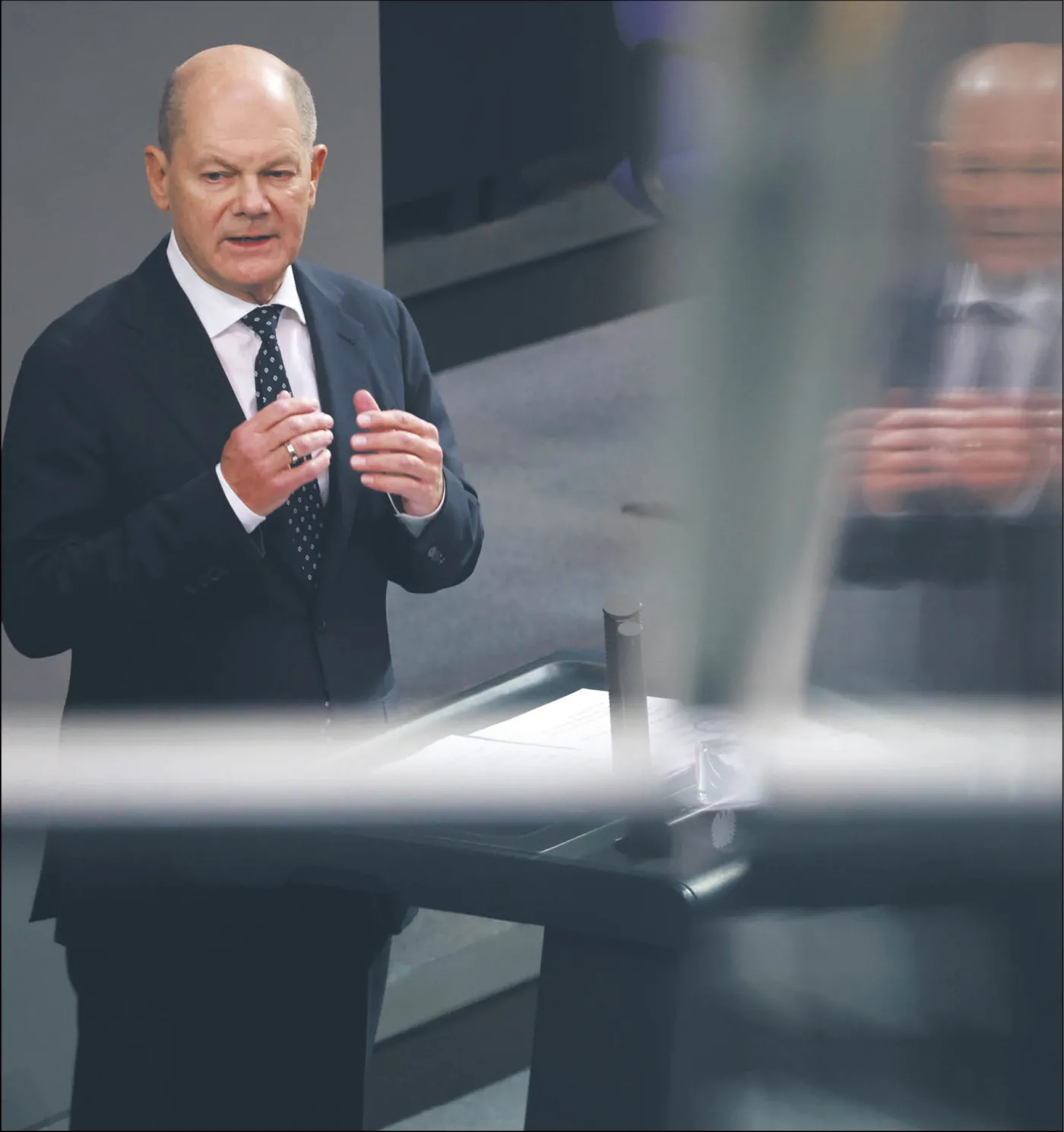Czarne chmury nad rządem Scholza