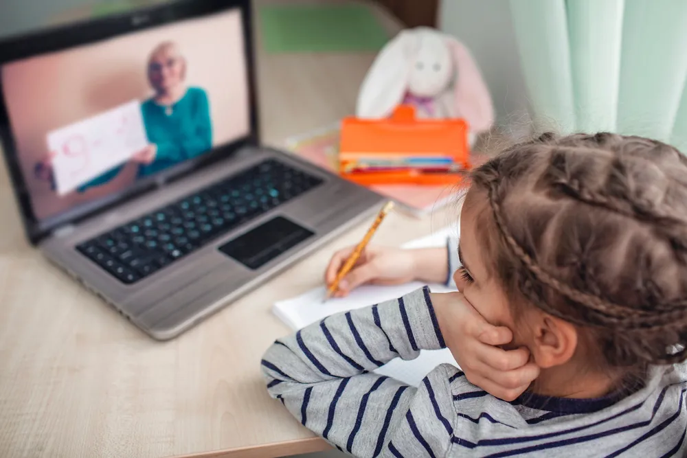 Każdy uczeń IV klasy szkoły podstawowej otrzyma laptopa. Sejm uchwalił ustawę