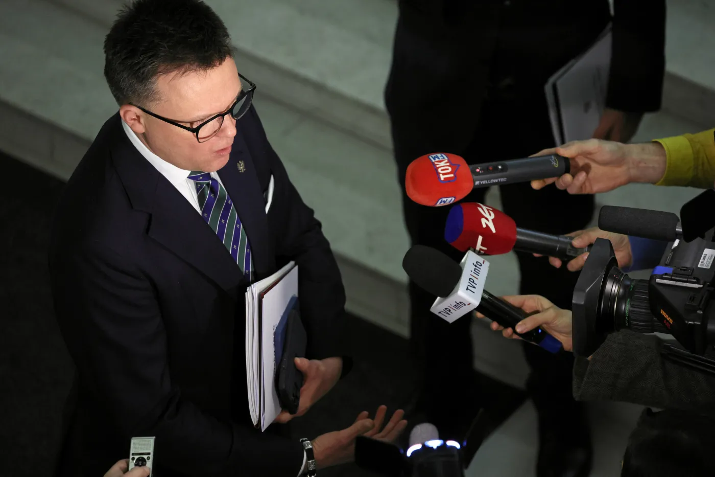Hołownia ma prośbę do Glapińskiego. Chce obniżyć stopy procentowe