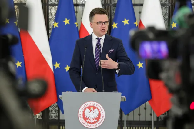 Hołownia stawia warunki Tuskowi. "Rekonstrukcja rządu teraz"