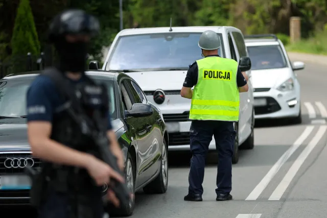 Obława w Starej Wsi trwa. Ekspert ostrzega: Sprawca może być bardzo niebezpieczny