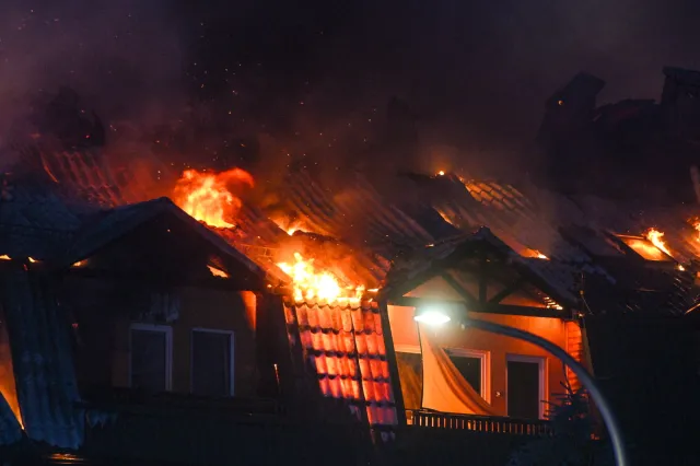 Pożar w Ząbkach. Premier zwołuje pilne spotkanie ze służbami specjalnymi i szefem MSWiA