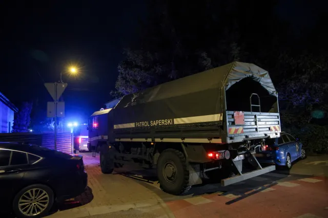 Nocna ewakuacja po eksplozji w Rembertowie. Mieszkańcy nie wrócą szybko do domów