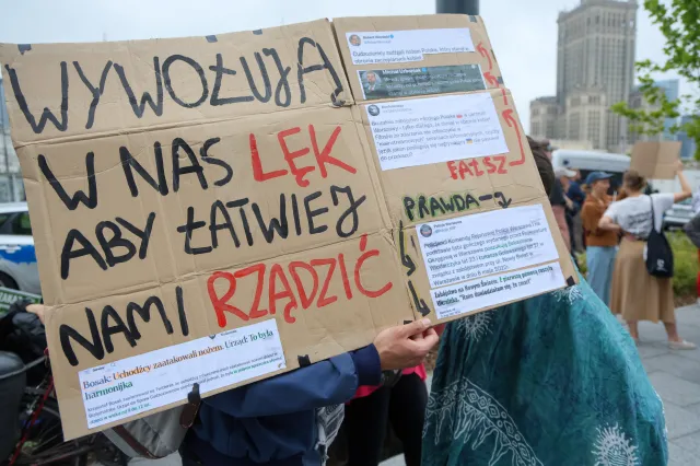 "Jak potrzeba, to strzelajcie". Konfederacja domaga zamknięcia granic dla imigrantów. Fala antyimigracyjnych manifestacji  i kontrmanifestacji w kraju
