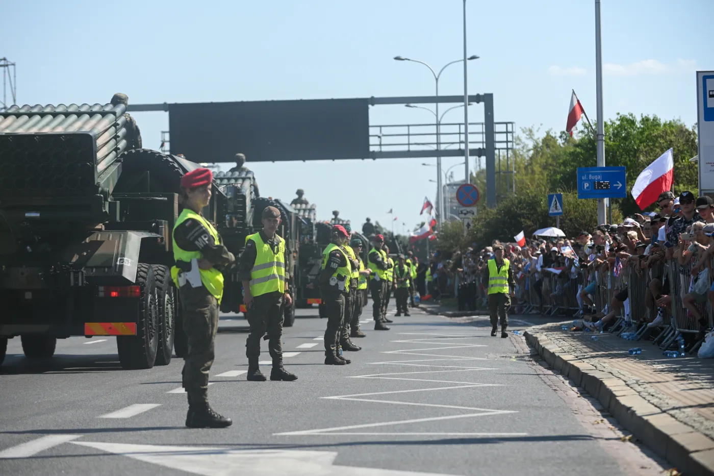 samobieżna wieloprowadnicowa wyrzutnia rakietowa WR-40 Langusta