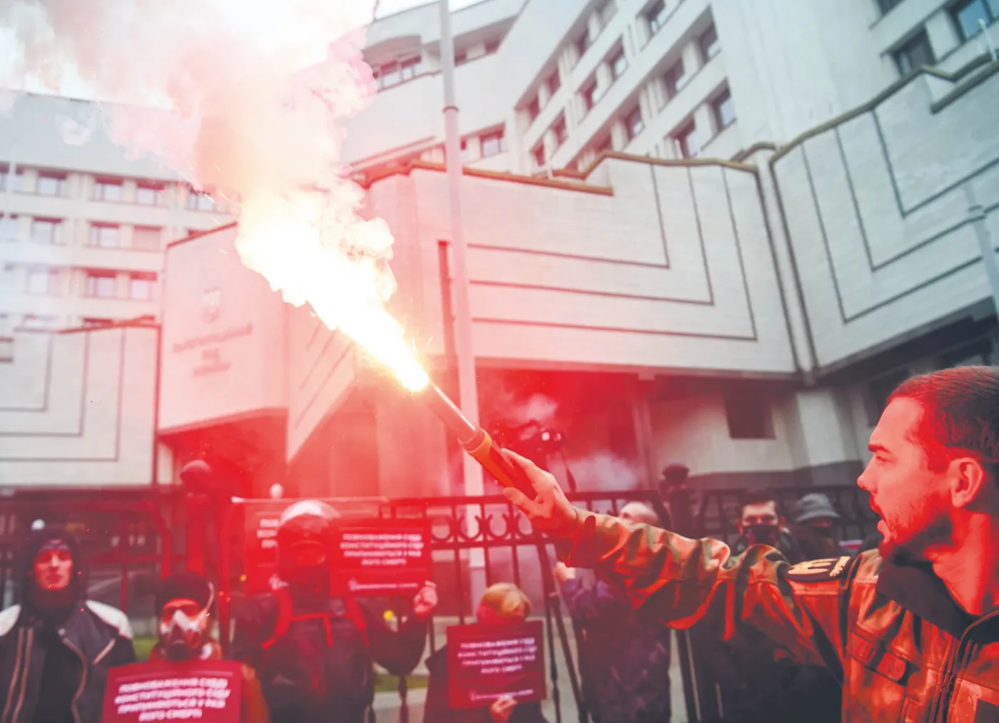 Zełenski rozwiąże Sąd Konstytucyjny?