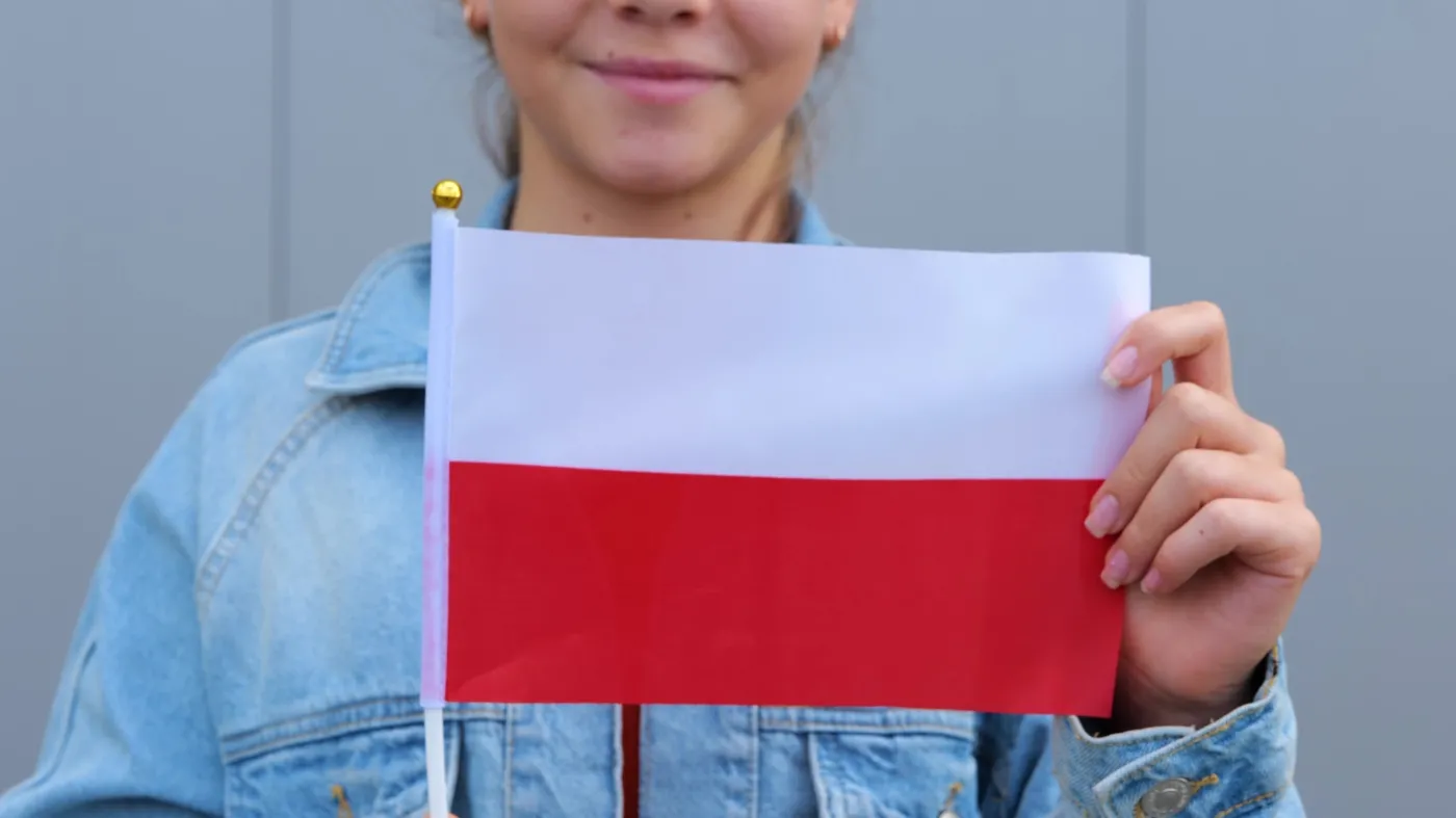 Orzeł, flaga i hymn do korekty? Rząd przyznaje: przepisy sprzed dekad są nieaktualne