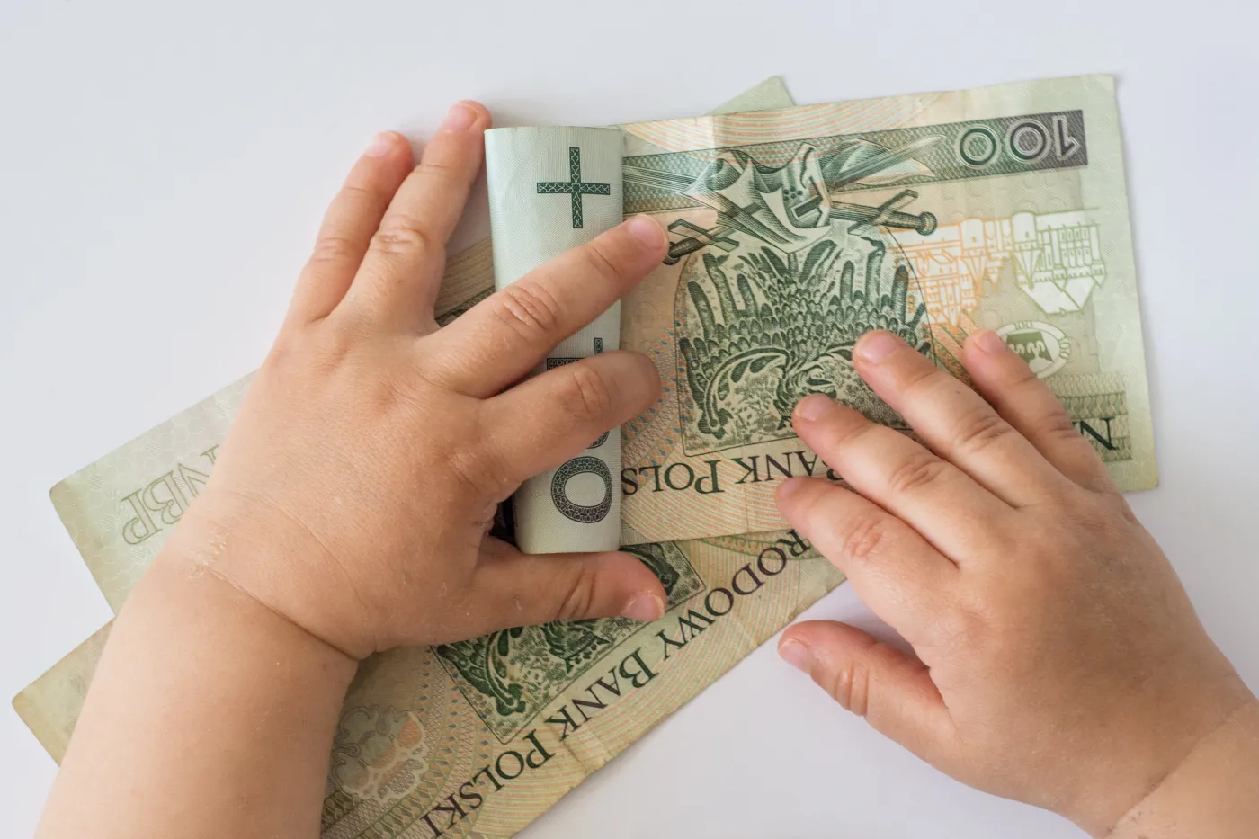Ulga dla rodzin 4+. Jak liczyć limit dochodów dziecka i co z rentą rodzinną, którą otrzymuje?