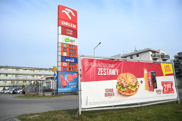 Pakiet CPN wszedł w życie. O ile stanieje benzyna?