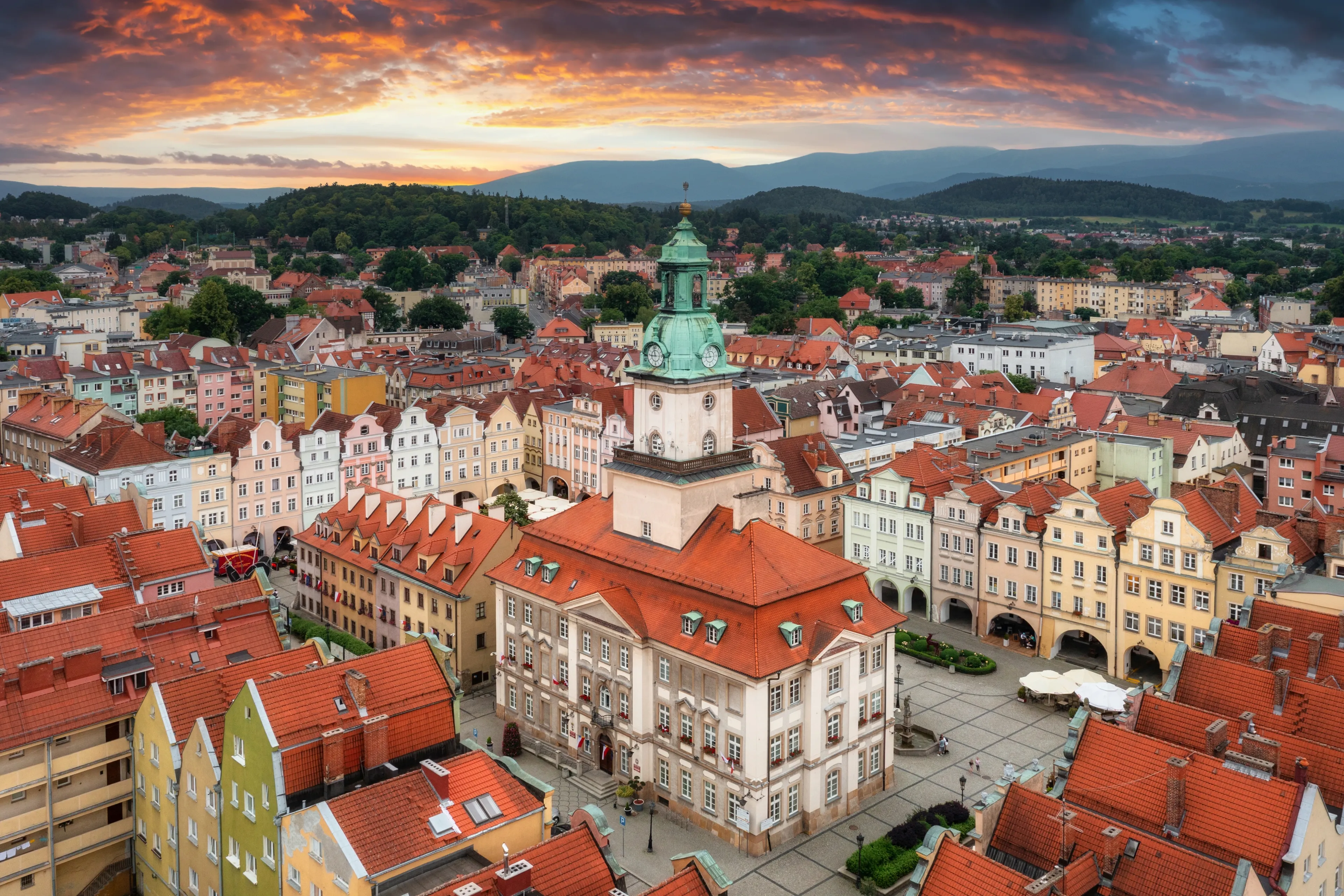 Przekroczenie norm radonu w SP nr 5 w Jeleniej Górze. Wyniki są kilkukrotnie wyższe od dopuszczalnych