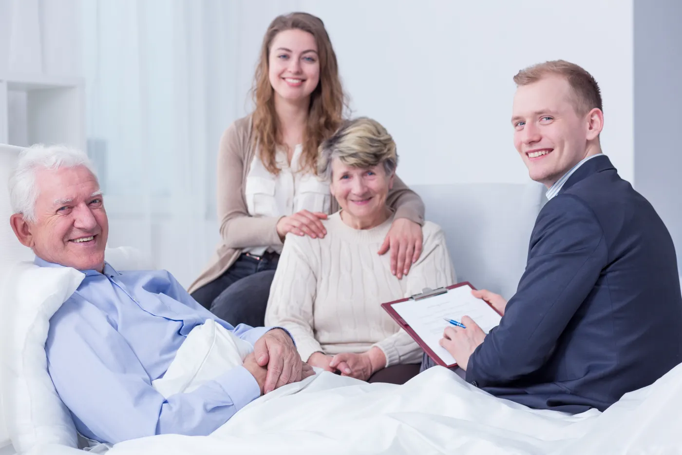 Testament własnoręczny czy notarialny? Który warto wybrać? Oto koszty i zasady