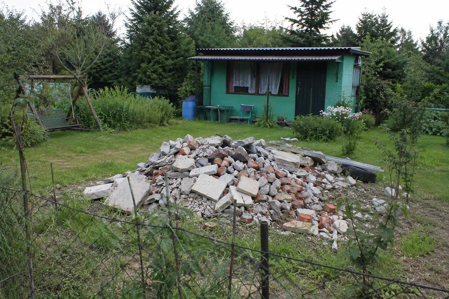Tych rzeczy nie wolno trzymać na działce ROD. Można stracić ogródek