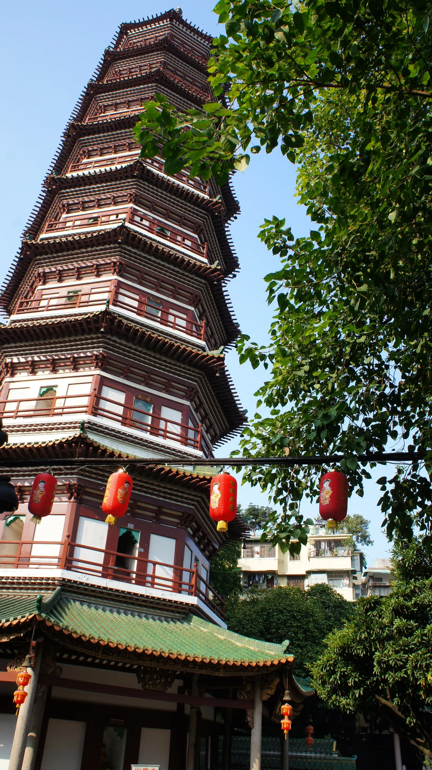 1240733-aswistow-pagoda-kwiatowa-swiatynia-banianow.jpg