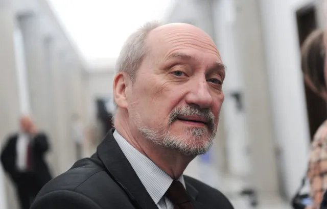 Macierewicz: To nagonka. Próbowano dokonać papierowego zabójstwa