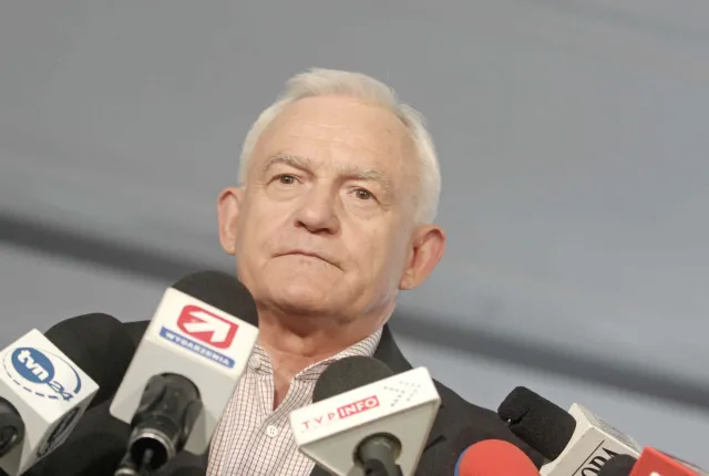 Miller krytykuje Sienkiewicza: Policjanci mają prawo do dobrego dowodzenia. A tu było niedołęstwo!