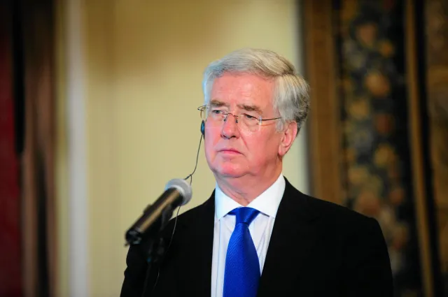 Skandal seksualny zatacza coraz szersze kręgi. Konferencja brytyjskiego ministra