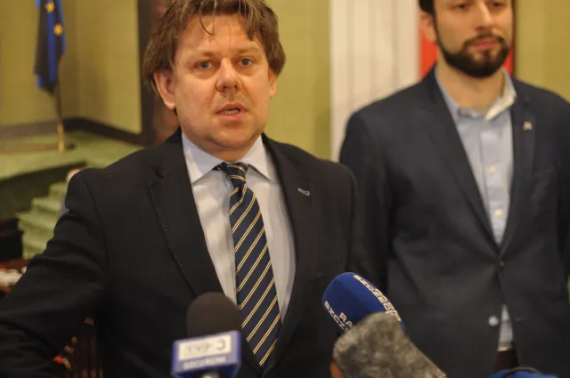 Trzaskowski wspólnym kandydatem PO i Nowoczesnej. Poseł: Czuję się niezręcznie