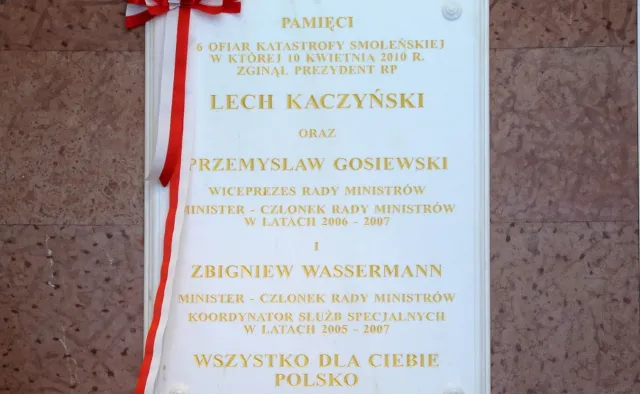 Premier: Było dla nas oczywiste, żeby upamiętniająca tablica znalazła się w KPRM