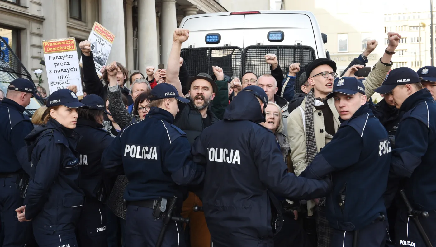 2923690-przeciwnicy-onr-na-trasie-okolicznosciowego.jpg