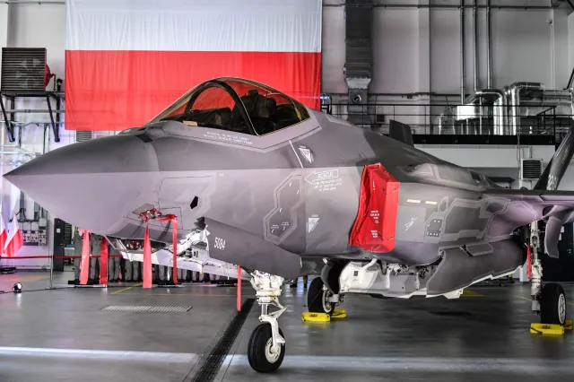 Samoloty bojowe F-35 w polskiej armii. Szef MON podpisał umowę