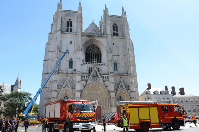 Pożar w katedrze w Nantes. Trwa akcja gaśnicza