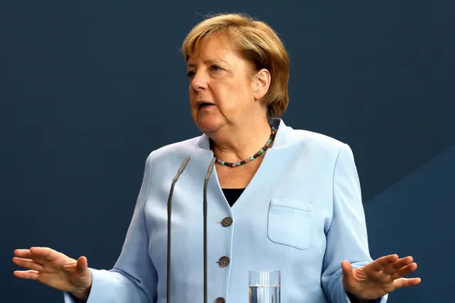 Niemcy lawirują w sprawie Nawalnego i gazociągu