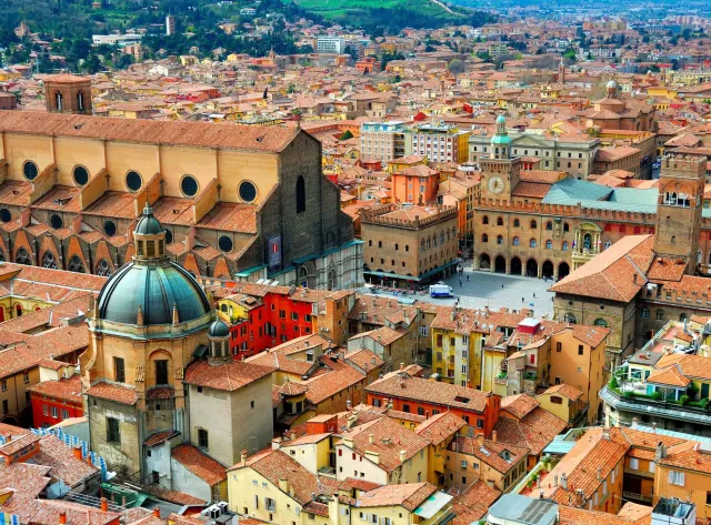 Bolonia - wieże, szynka i erotyczna fontanna