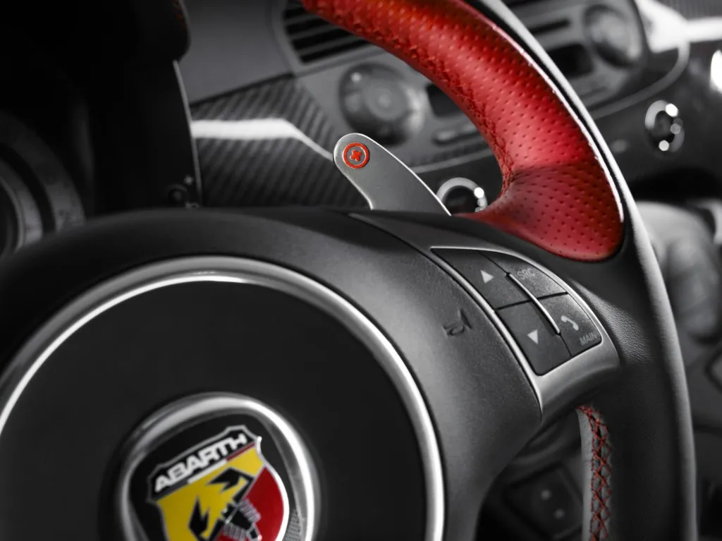 medium_2_090911_ab_695tributoferrari_04_1541700.jpg