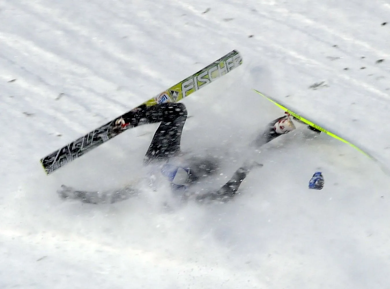 Wypadek Adama Małysza. Skoczek upadł po lądowaniu