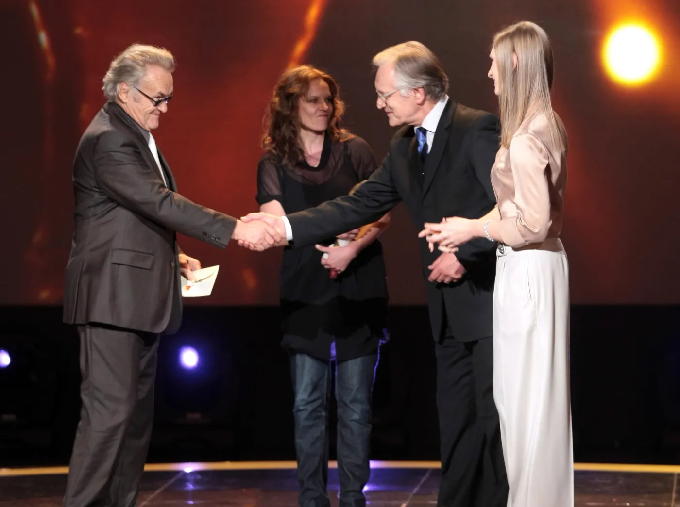 1870873-agata-buzek-i-andrzej-seweryn-gratuluja.jpg