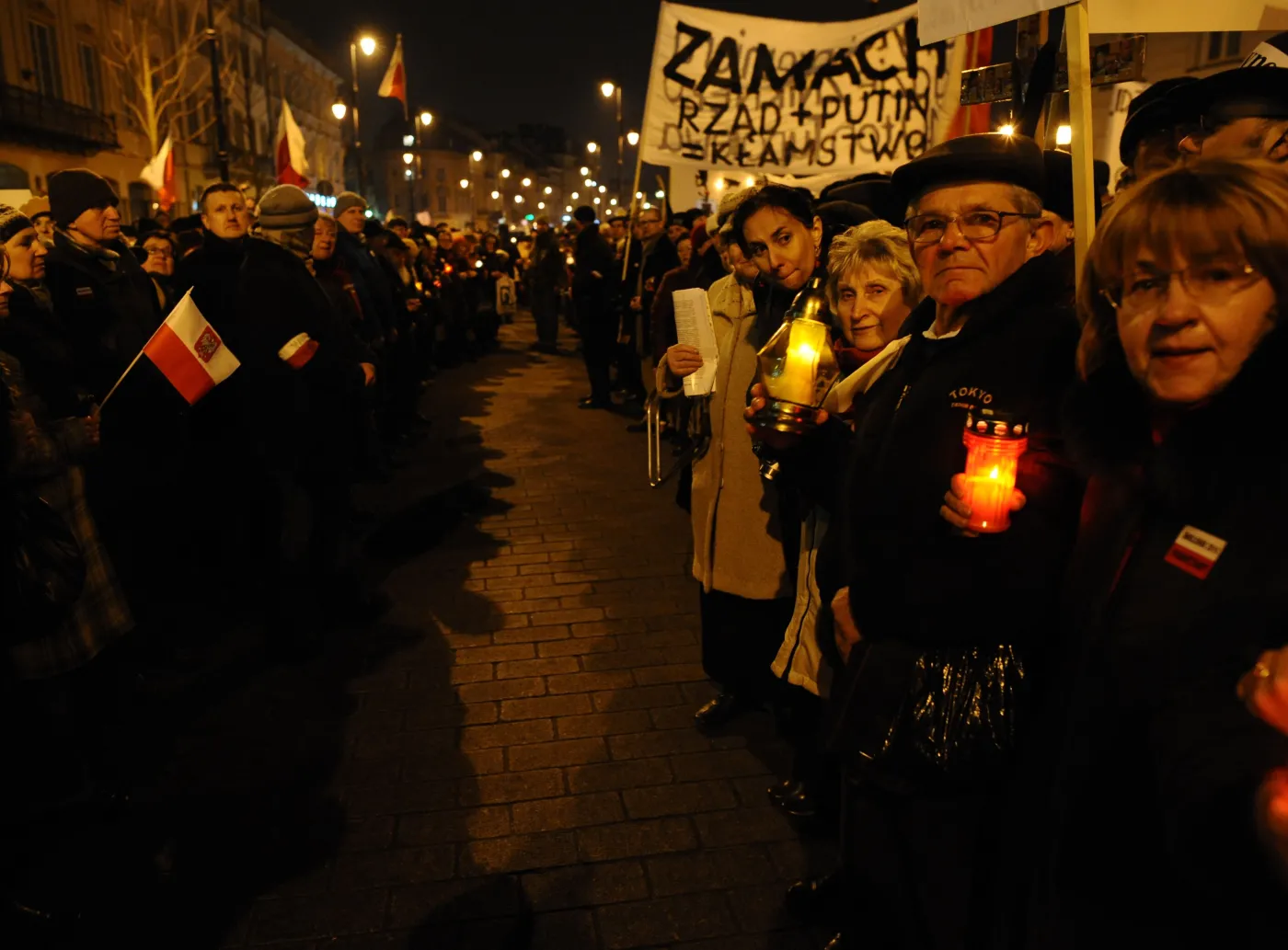 1881514-demonstracja-upamietniajaca-katastrofe.jpg