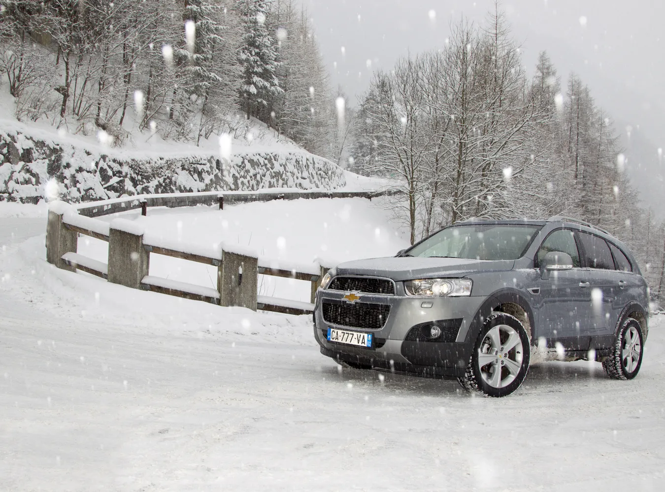 1821854-chevrolet-captiva-2011-dynamic-04-medium.jpg