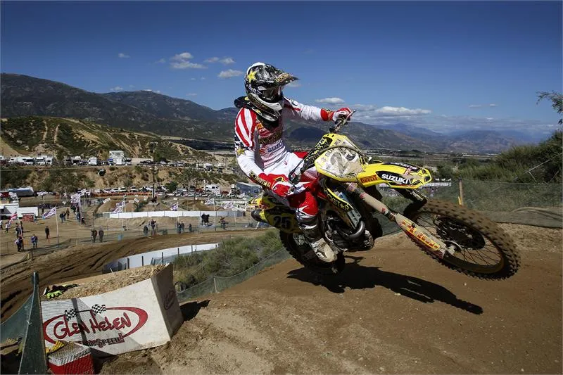 Wygrał szaloną jazdę po błocie i górkach!