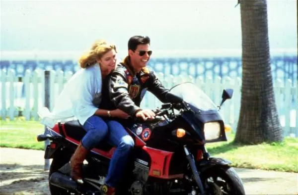2243421-top-gun.jpg