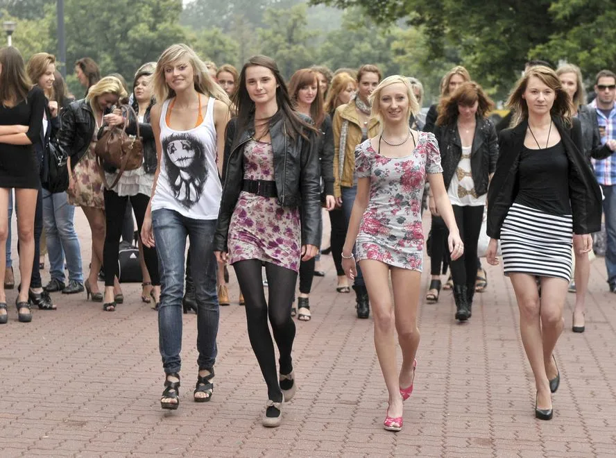 2254622-casting-top-akpa20110707-models-jk-5760.jpg
