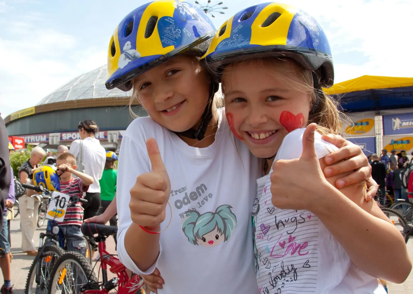 Kochasz swoje dziecko? Załóż mu kask, głowę ma tylko jedną