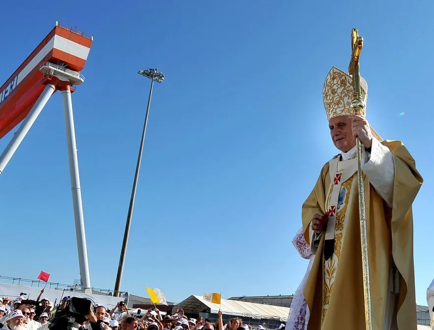 "Wzywam odpowiedzialnych za narody: Odrzućcie przemoc!"