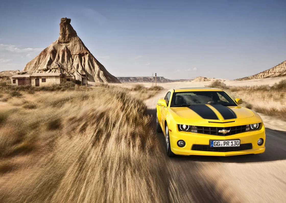 2518624-chevroletcamarocoupe-dynamic-01-small.jpg