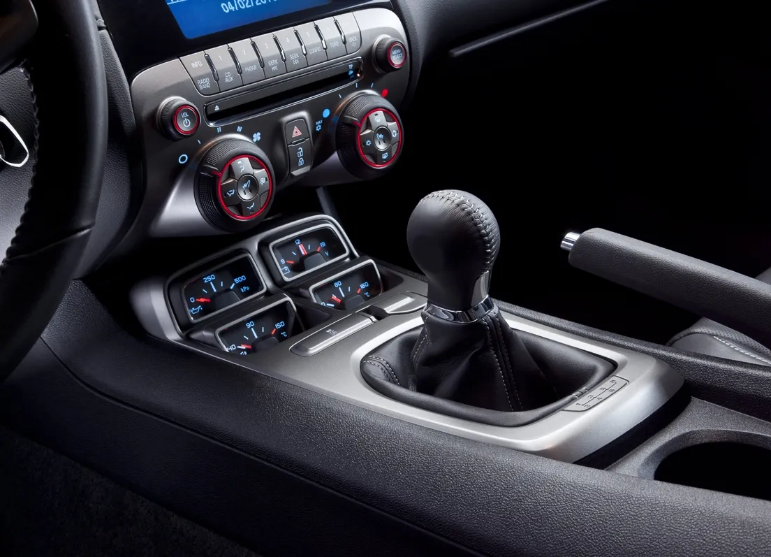 2518840-chevroletcamarocoupe-interior-02-small.jpg