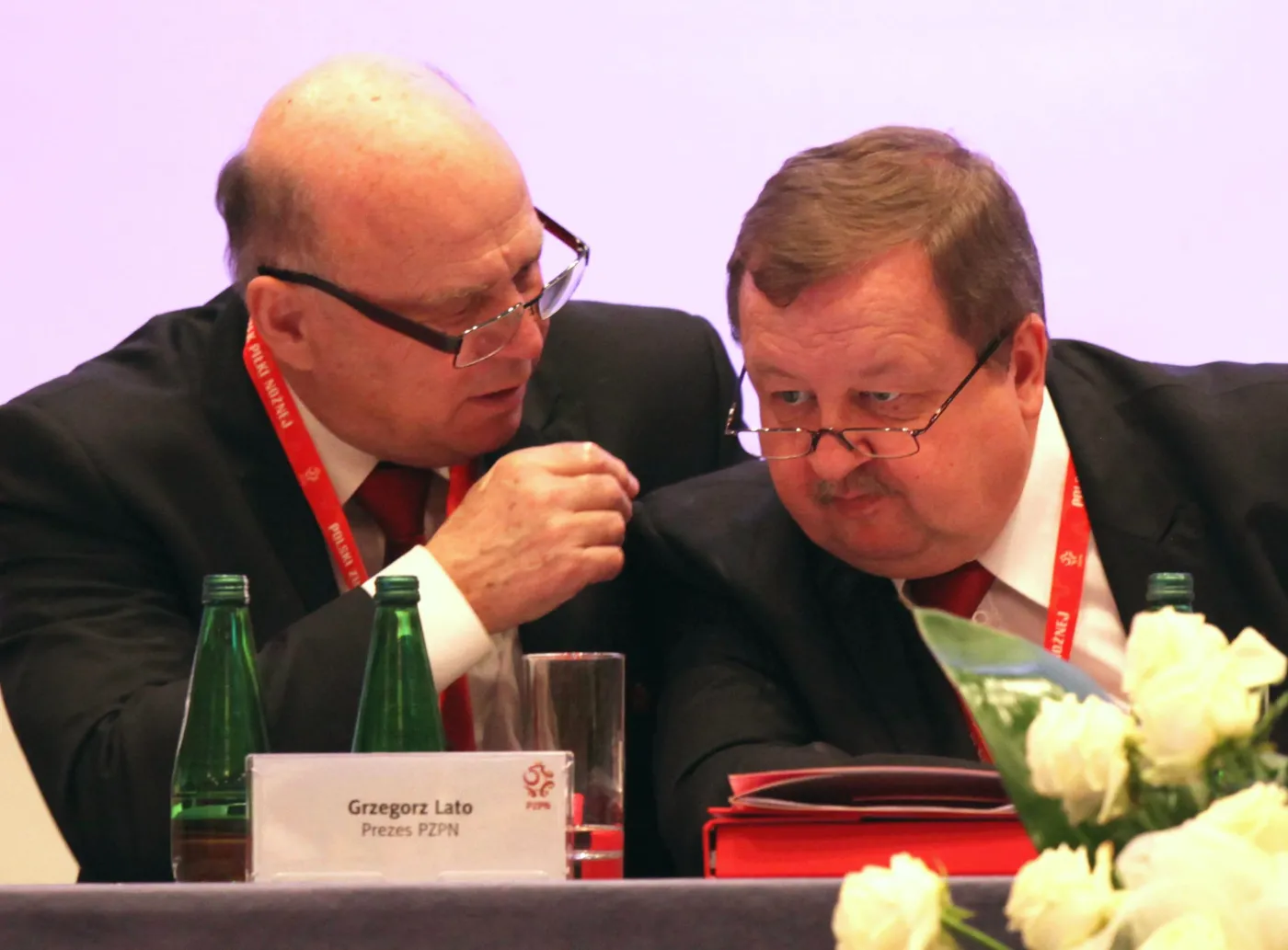 Prezes PZPN Grzegorz Lato i sekretarz generalny związku Zdzisław Kręcina