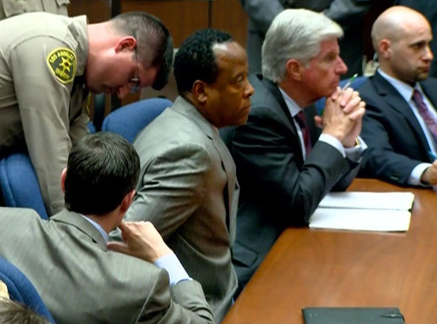 2794235-doktor-conrad-murray-podczas-rozprawy.jpg